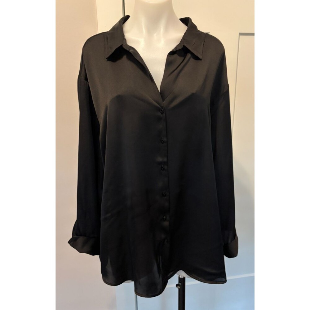 TORRID Womens Button TOP Long Cuffed Sleeve BLACK Satin Size 3 (3X 22/24)